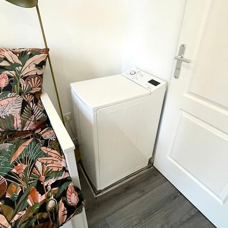 Charming Bright Sunny Studio Near Canal St Martin Paris Exterior photo