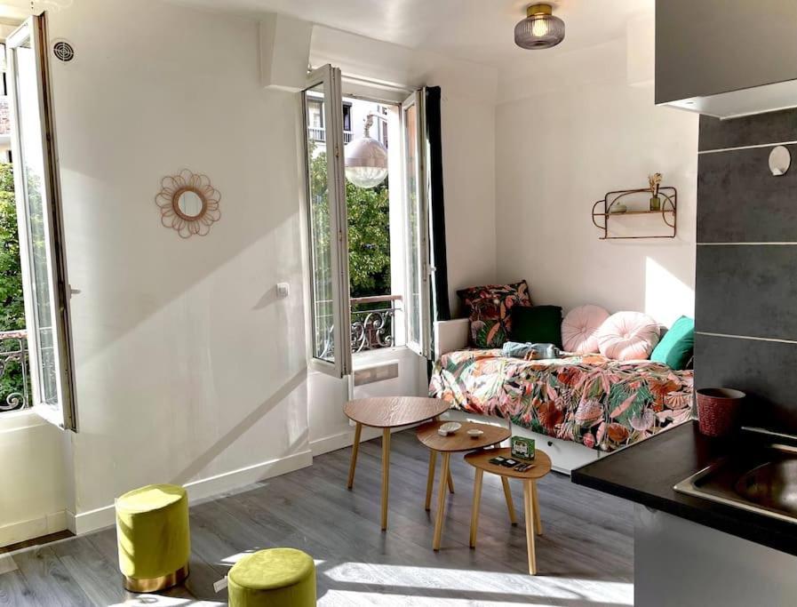 Charming Bright Sunny Studio Near Canal St Martin Paris Exterior photo