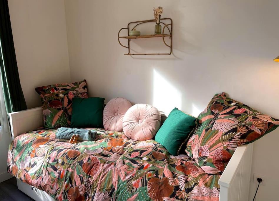 Charming Bright Sunny Studio Near Canal St Martin Paris Exterior photo